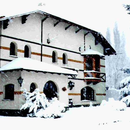 Hosteria La Posta Del Cazador San Martín de los Andes Kültér fotó