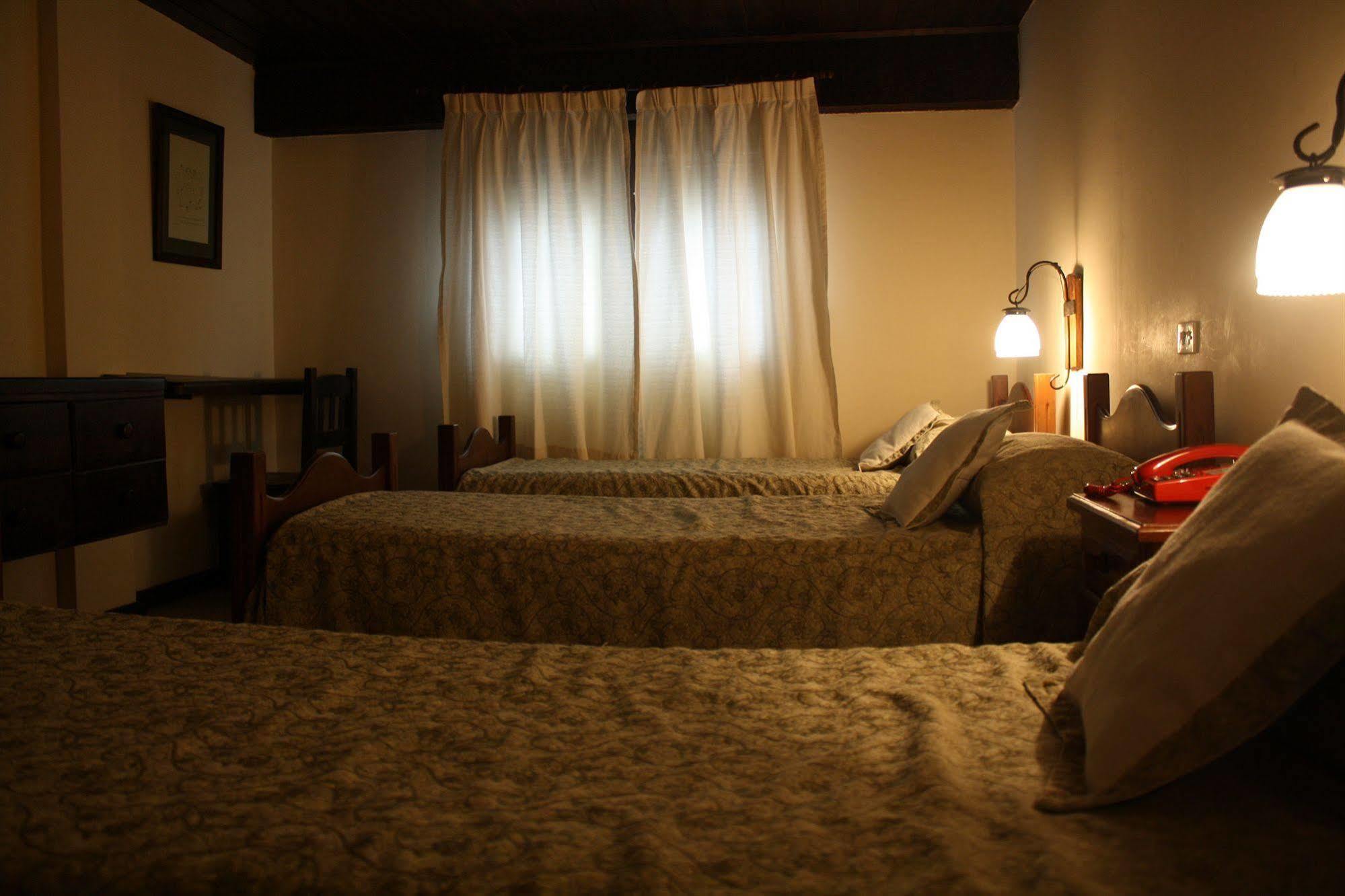 Hosteria La Posta Del Cazador San Martín de los Andes Kültér fotó