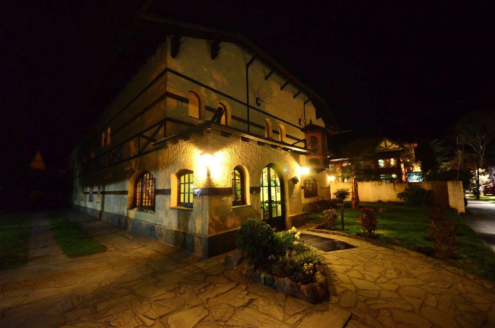 Hosteria La Posta Del Cazador San Martín de los Andes Kültér fotó