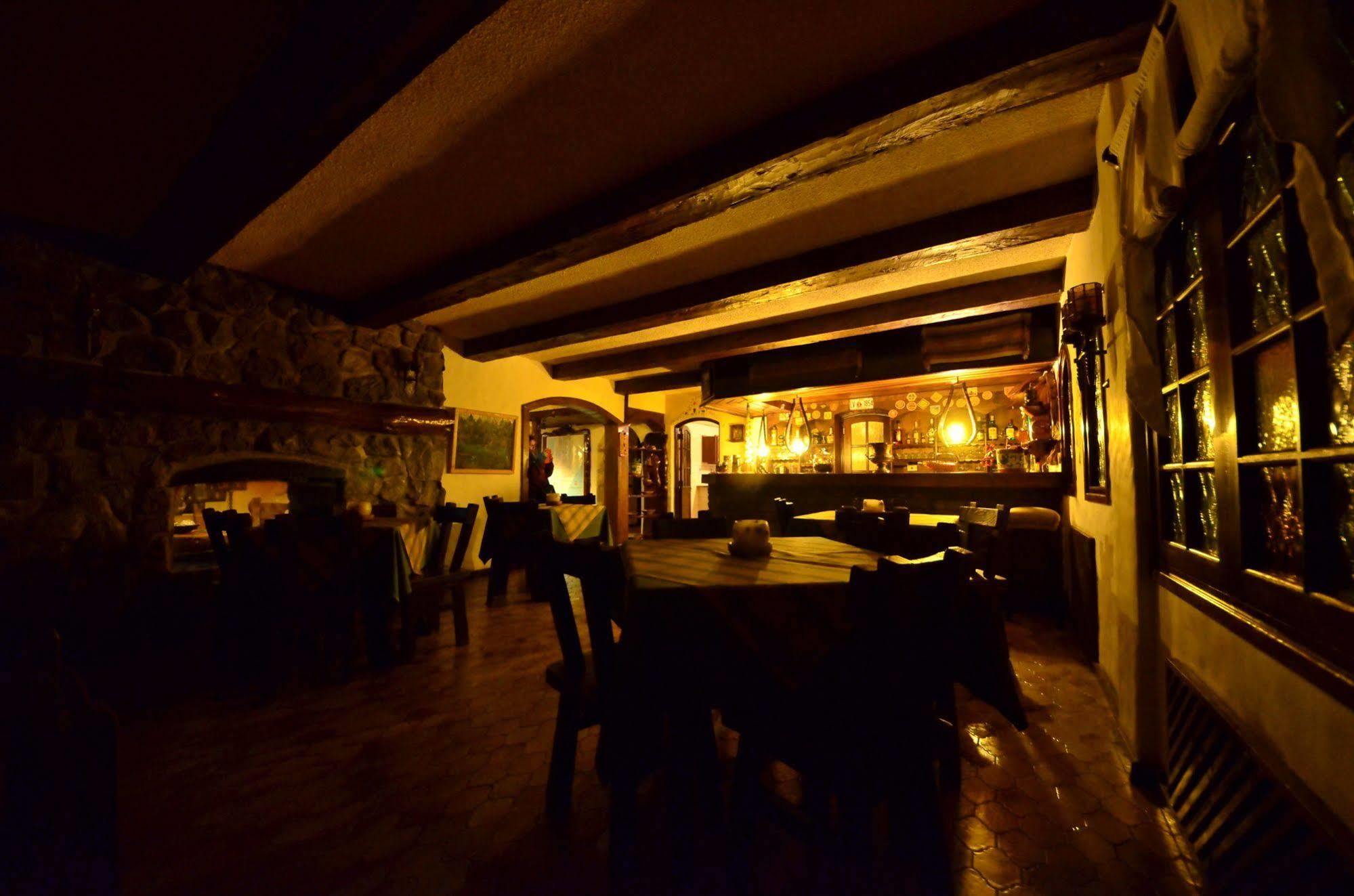Hosteria La Posta Del Cazador San Martín de los Andes Kültér fotó